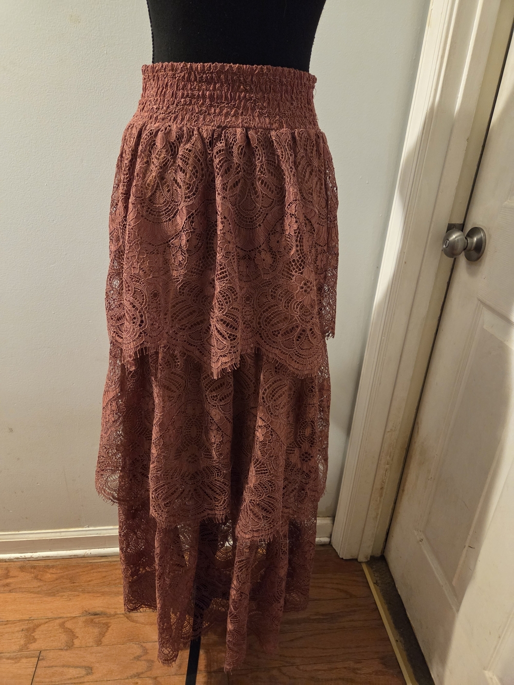 H&M Rust Colored Tiered Lace Maxi Skirt - Picture 5 of 8